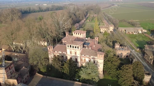 Il Castello di Piovera dal drone - Alessandria - Piemonte - Italia