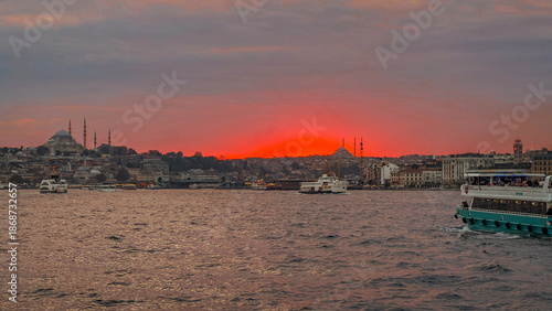 Tableau sur toile istanbul bosphorus sunset view turkiye