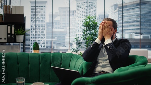 Billede på lærred Overburdened director dealing with workload and financial instability, struggling to keep his business economy on the line