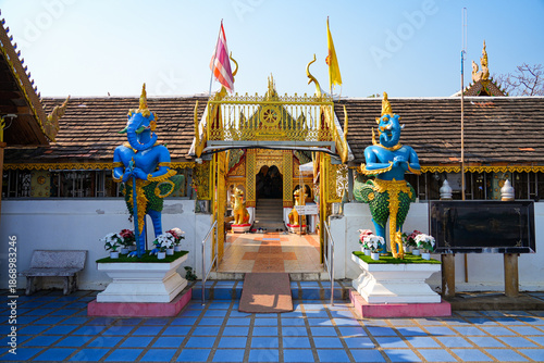 Fotografija Sacred Hasadelee statue, a mythical elephant-headed bird at Wat Phra That Doi Kh