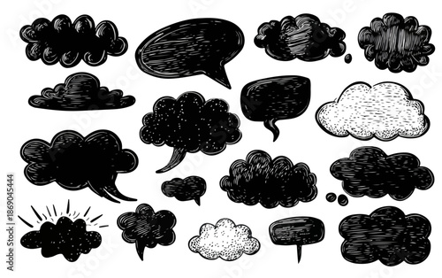 Eine Sammlung handgezeichneter schwarzer Sprechblasen und Gedankenwolken, ideal für transparente Hintergründe und kreative Designs.