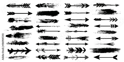 Collection de flèches grunge et de coups de pinceau texturés, dessinés à la main, parfaits pour des designs modernes et transparents.