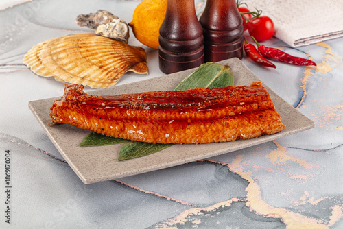 Foto Smoked unagi eel in sause