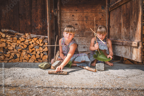 Kinder / Geschwister / Mädchen