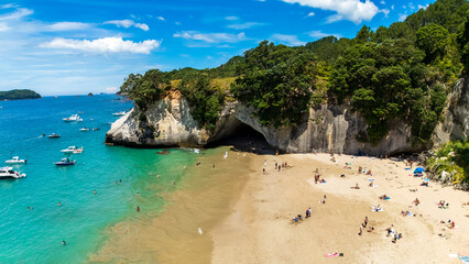 Poster Cathedral Cove Luchtfoto turquoise water Cathedral Cove  © aure50