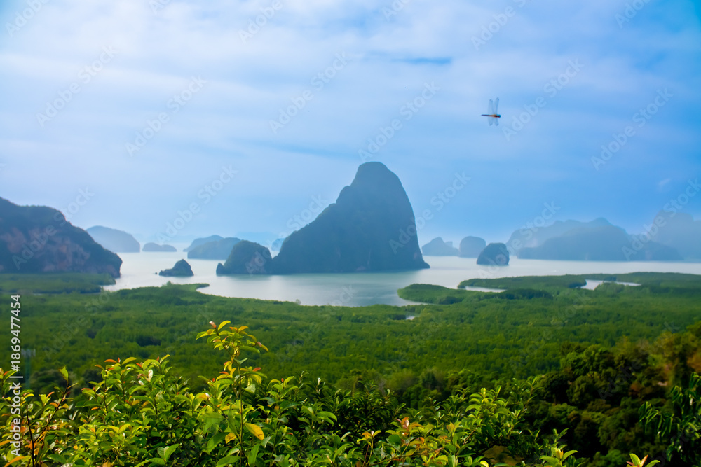 Obraz premium A view of Phang Nga Bay during the day. Samet Nangshe observation deck in Phang Nga Province, Thailand. A beautiful tropical landscape.