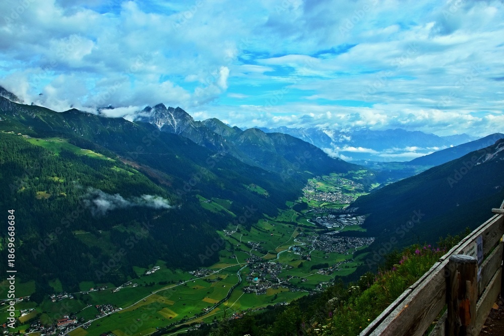 Fototapeta premium Austrian Alps - view of the Stubai Valley from the Elferhütte