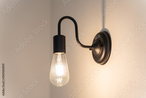 Φωτογραφία Warm Wall Mounted Light Creating Cozy Interior Mood
