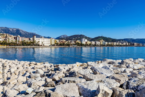 Vista panoramica del lungomare di Salerno ( Campania , Italia )