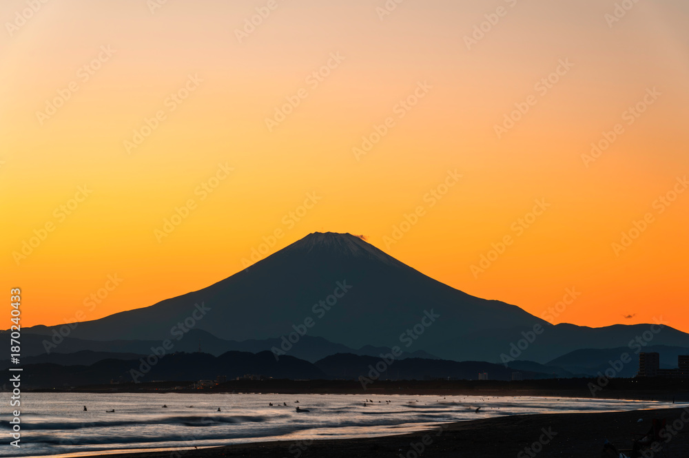 Obraz premium 夕日と富士山