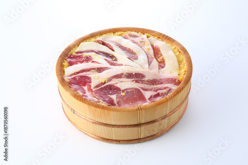 豚ロース肉の西京味噌漬け　樽入り