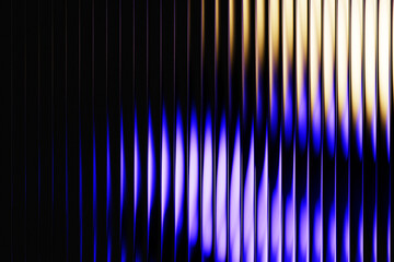 Fototapete Fraktale Wellen Neon Glas Streifen Lila Blau Gelb  © marozhkastudio