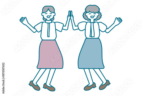 楽しそうに手を合わせるシニア女性達