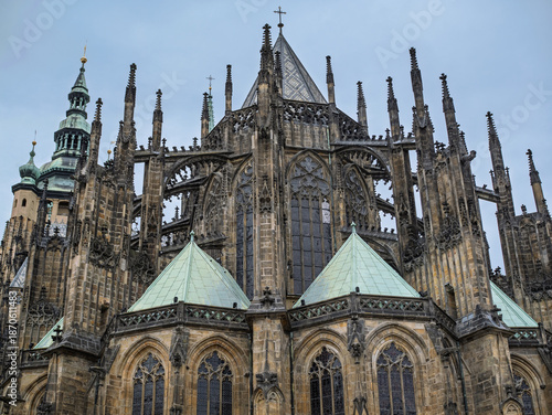 Foto Gothic Architecture Detail Of The Apse, Spires, And Flying Buttresses Of St Vitu