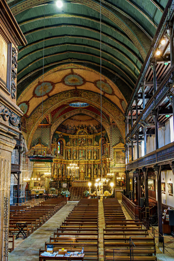 Fototapeta premium Interior of St Jean Baptiste church, St John the Baptist, one the most important landmark of Saint Jean de Luz in France