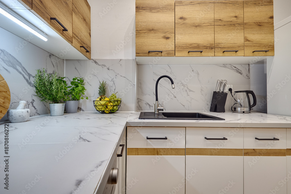 custom made wallpaper toronto digitalKuchnia w nowoczesnym apartamencie – widok z poziomu blatu kuchennego na kran