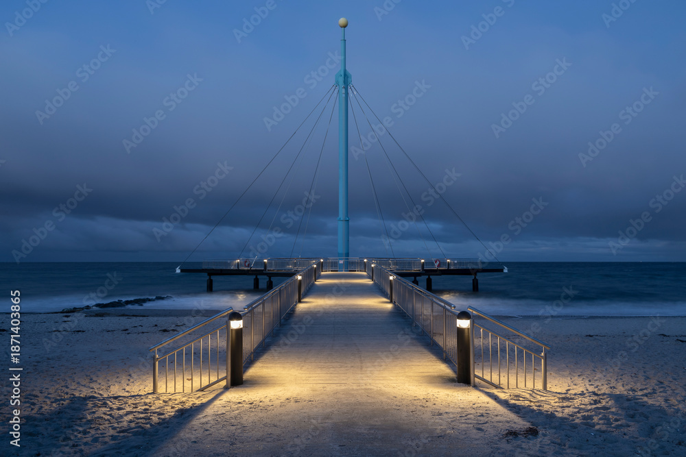 Fototapeta premium Abendaufnahme der Seebrücke 