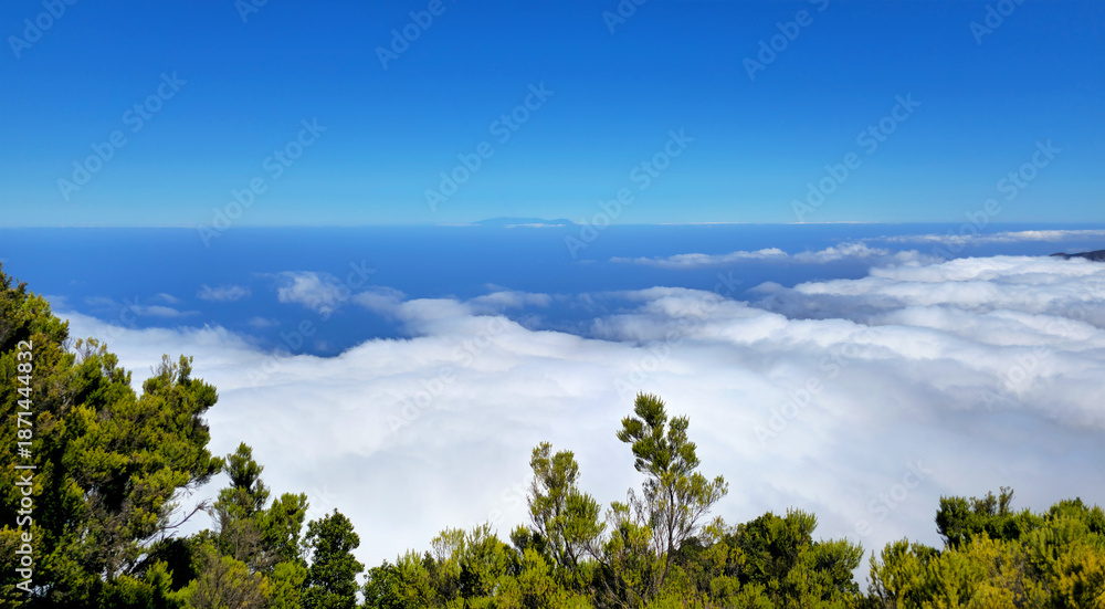Obraz premium Panoramic view of clouds, mountain and Island La Palma in the background, Island El Hierro, Canary Islands, Spain, Europe.