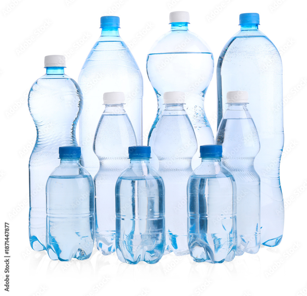 Naklejka premium Water bottles of different sizes isolated on white