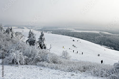 Rodeln auf der Wasserkuppe in der schönen Rhön