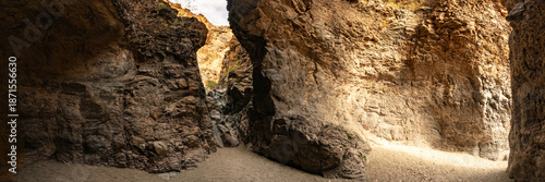 Schilderij op canvas Panorama Of The Small Rock Room On The Upper Burro Pouroff In Big Bend