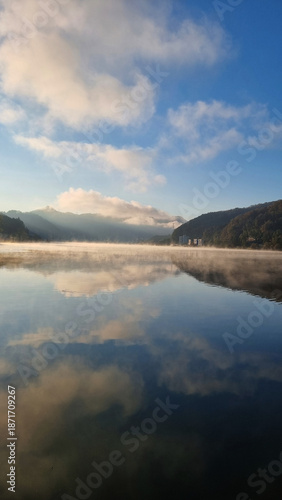 아름다운 아친 강변 풍경
