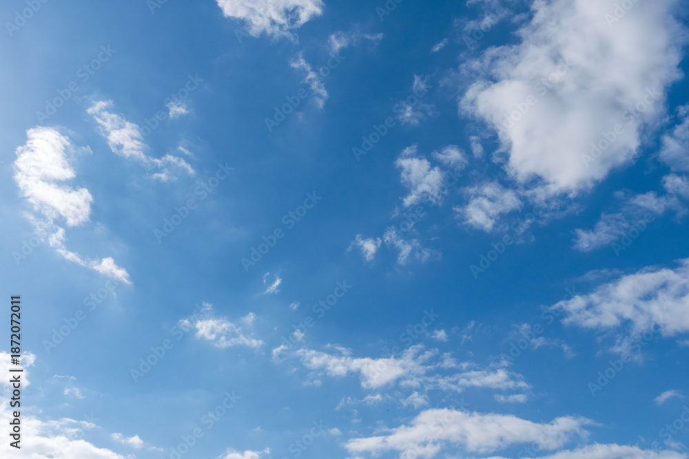 Obraz premium 冬の爽やか青空と輝く雲44