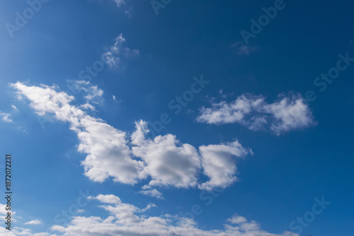 冬の爽やか青空と輝く雲46