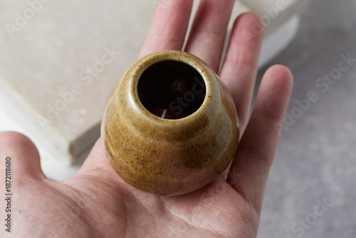 Chasen Holder ceramic on background