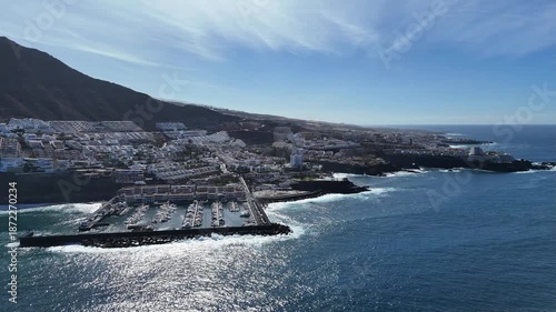 Wallpaper Mural survol de Los Gigantes à Tenerife Torontodigital.ca