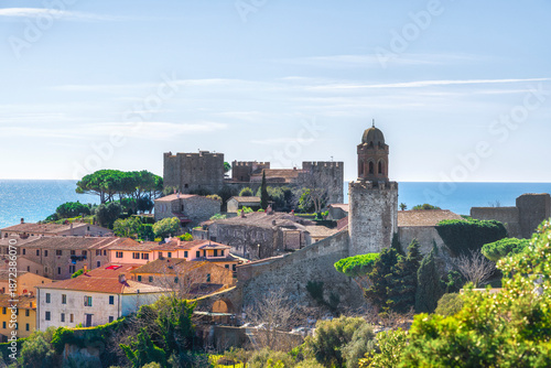 Tableau sur toile Historic Village of Castiglione della Pescaia, Maremma, Tuscany