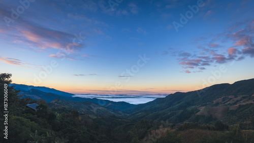 Schilderij op canvas Beautiful panorama landscape skyline of Doi Sakad mountain valley with fog at su