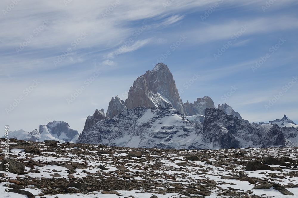 Obraz premium Fitz Roy from Loma del Pliegue Tumbado Trail, El Chalten, Patagonia, Santa Cruz, Argentina