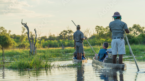 Foto Mokoro safari on Khwai River, Okavango Delta, Botswana