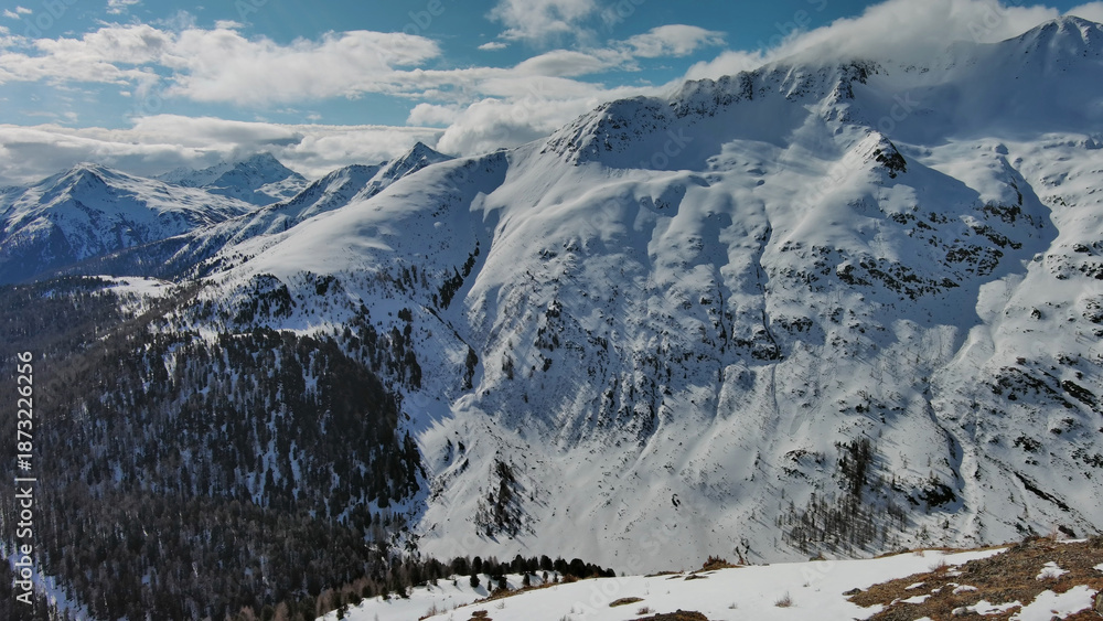 Obraz premium Snow Alp mountain range landscape