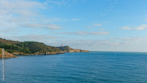 Wallpaper Mural Pointe du Cap Béar et son phare vu de Paulilles  Torontodigital.ca