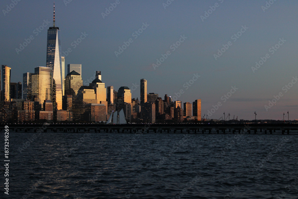 Obraz premium manhattan skyline at sunset