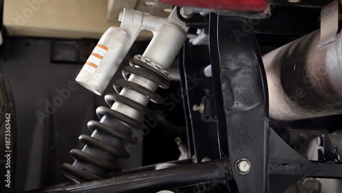 Cuadro en lienzo Old car suspensions