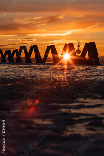 Abend Stimmung am zugefrorenen Neusiedler See in Podersdorf