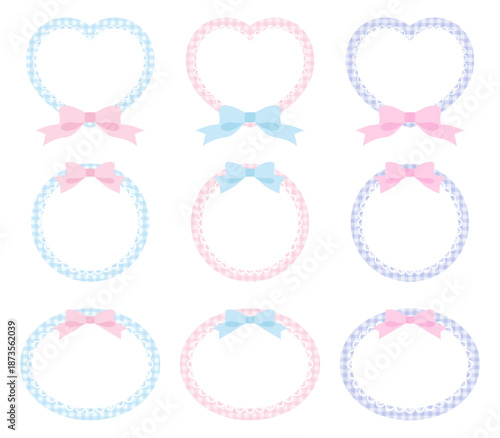 リボンがついたかわいいレースフレームのベクターイラストセット。ハート、飾り、ギンガムチェック