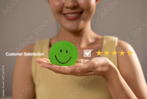 Foto The concept of customer satisfaction surveys allows users to rate their online service experience