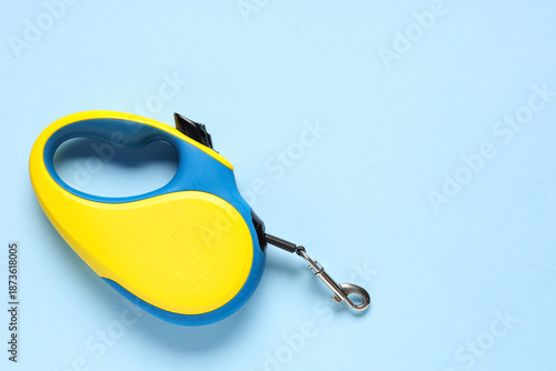 Retractable dog leash on bl...