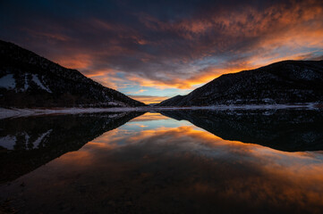 Plexiglas schilderij Reflectie Felgekleurde zonsondergang boven Harvey Gap  © Francisco