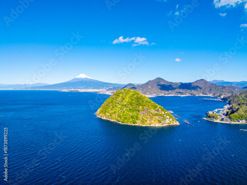 駿河湾、内浦湾と富士山（静岡県沼津市）