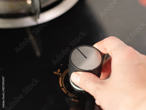 Φωτογραφία Improper use of gas stove switch