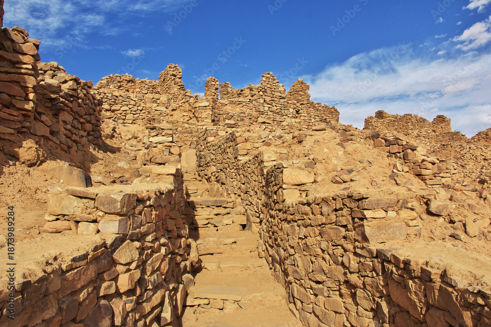 Obraz premium Vintage ruins of medieval old city Ouadane, Mauritania
