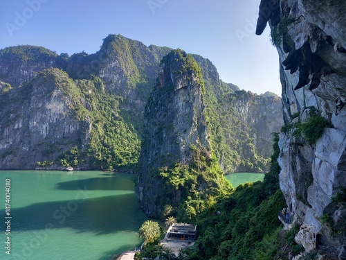 Vietnam Hallon Bay