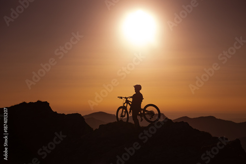MTB-Fahrer in den Alpen