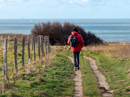 Active Walking by the Sea – Healthy Lifestyle