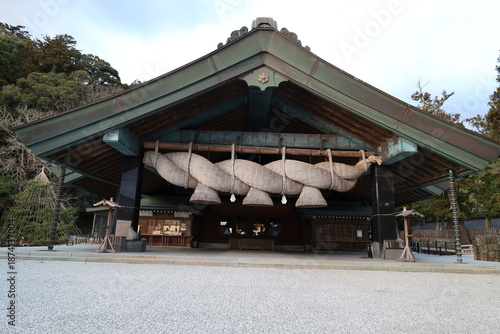 A Japanese shrine : a scene of the precincts of Izumo-taisha Shrine in Izumo City in Shimane Prefecture 